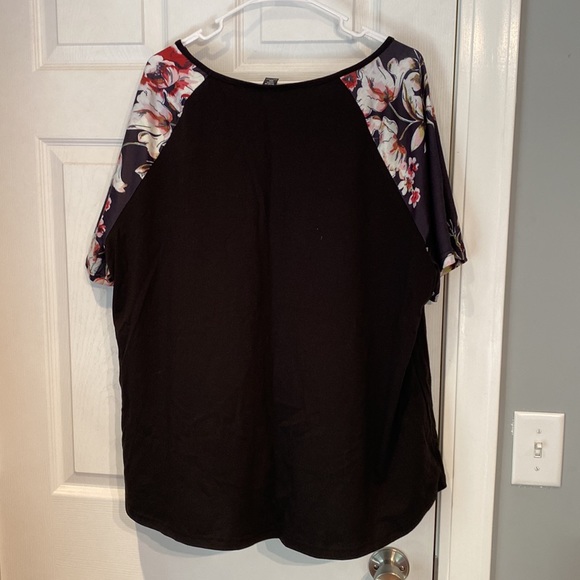 Shirt - Picture 2 of 5